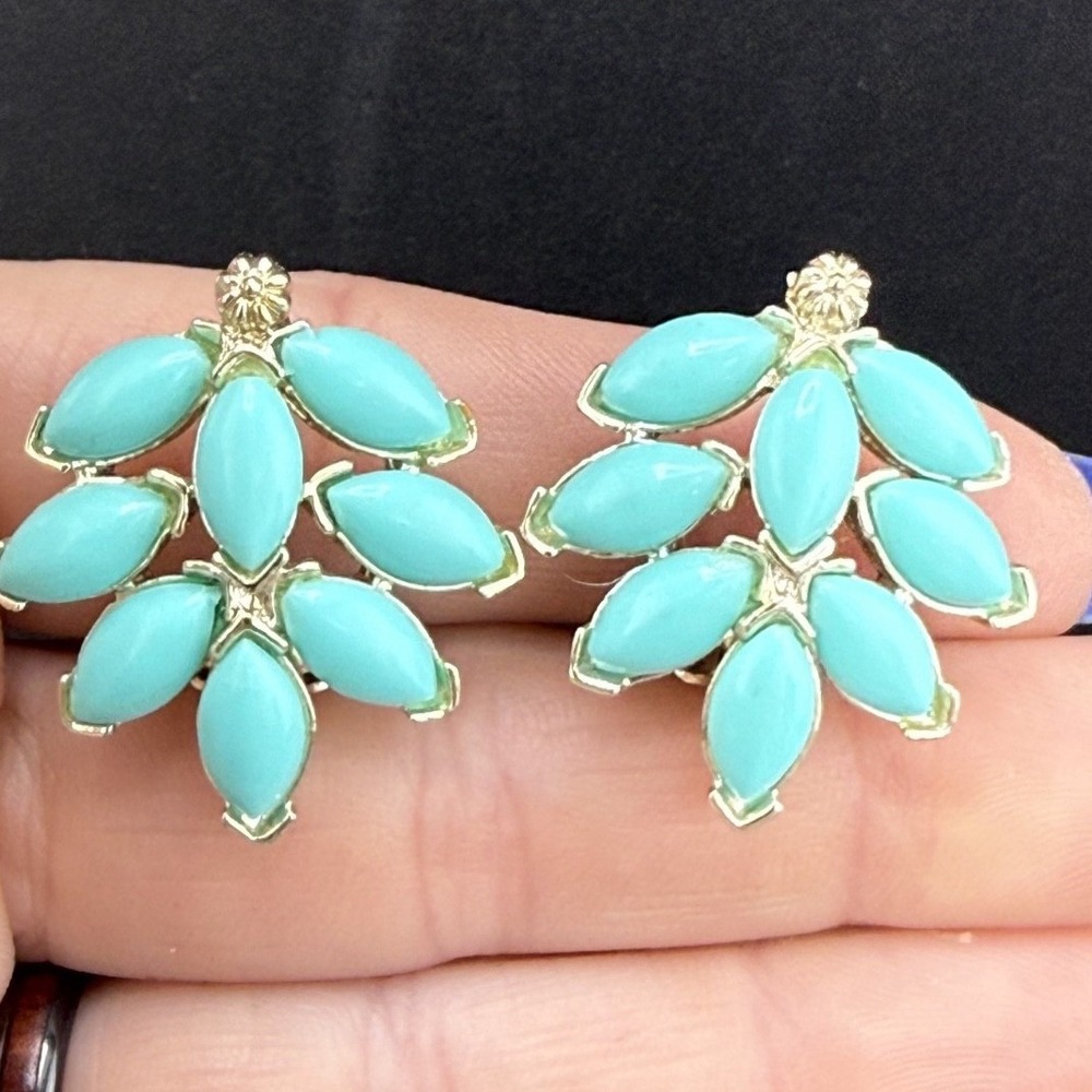 Vintage Kramer Clip On Earrings Turquoise Color Marquise Leaf Cluster Gold Tone